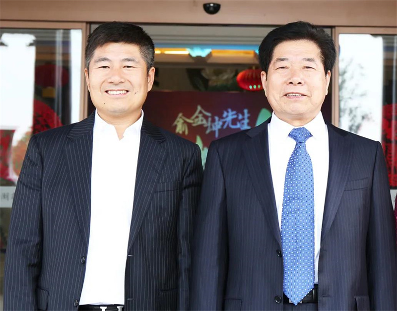 俞金坤、戈建鳴父子