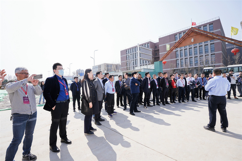 參觀產(chǎn)業(yè)園