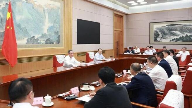 總理年內(nèi)三度與經(jīng)濟(jì)專(zhuān)家和企業(yè)家舉行座談會(huì)，